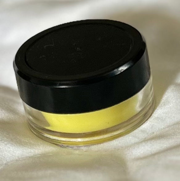 LIP SCRUB/ reduces lip pigmentation and dead skin for women and men / Lightens dark lips/ non- sticky/ Paraben free & vegan/ use twice a week