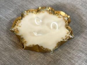 Metal Urali with soy wax