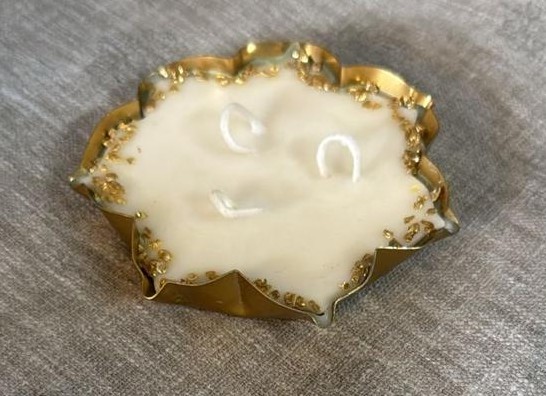 Metal Urali with soy wax